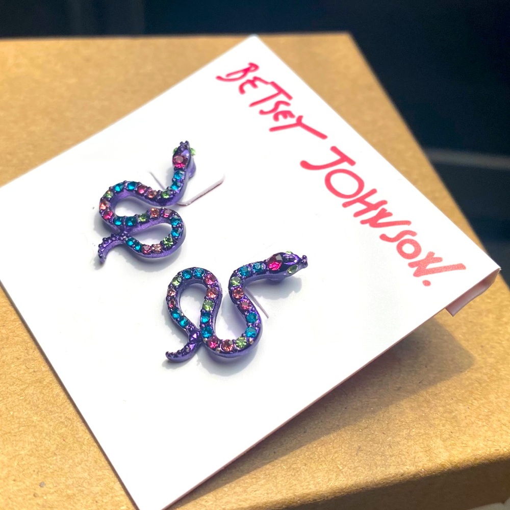 Betsey Johnson Purple Snake studded earrings NWT